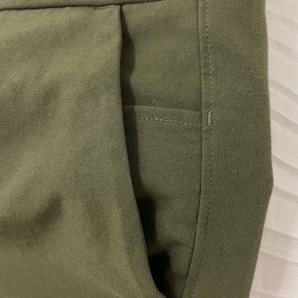 EUC Olive Green Lululemon Pants Size 5 - Picture 5 of 5